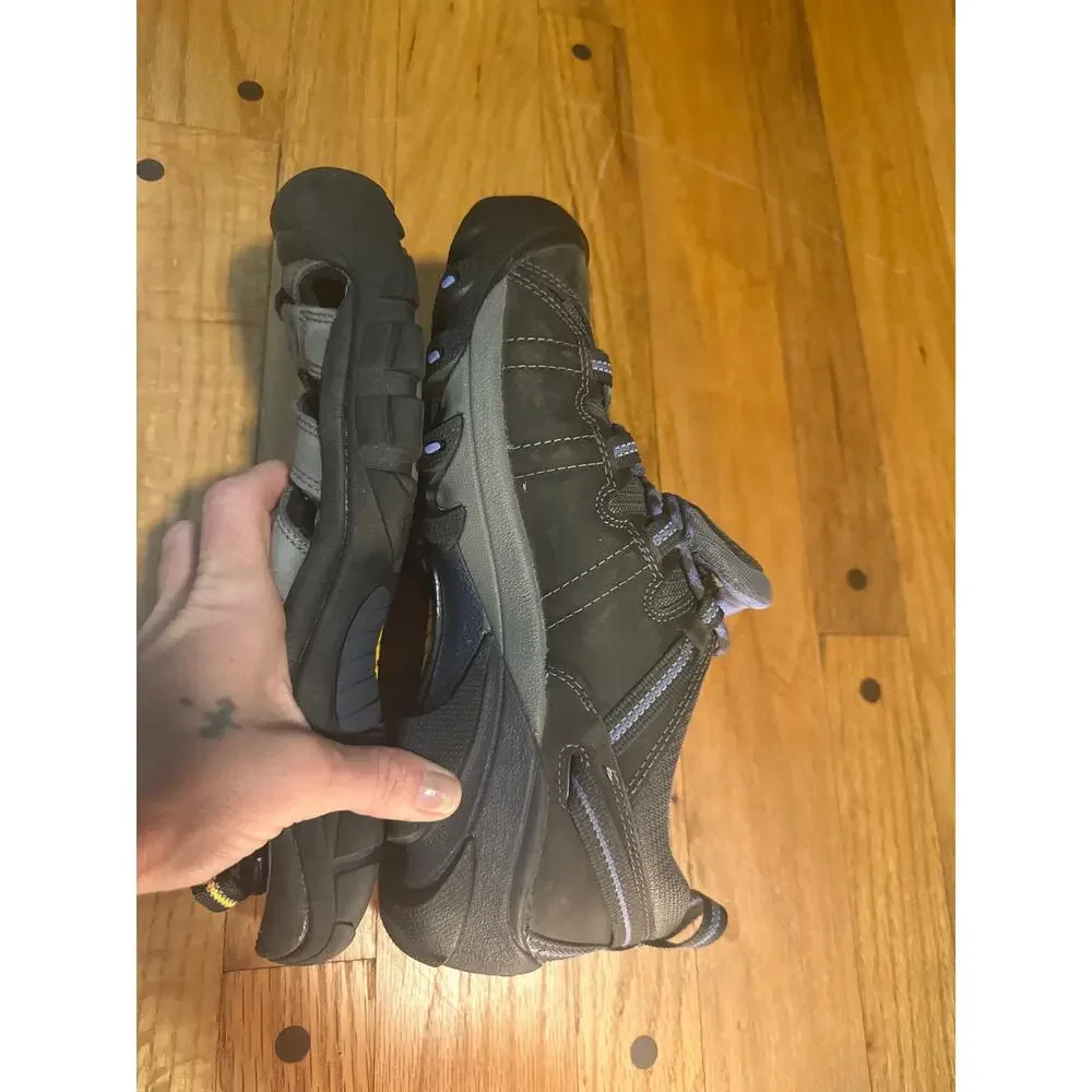 KEEN Newport H2 Closed Toe Sandals Men’s Sz 11 Gray Water Hiking Outdoor Shoes